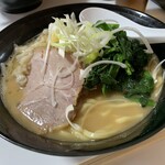 Genkotsu Ramen Hino Hikari - げんこつらーめん（野菜多め、背脂多め、にんにく少なめ）…税込600円（通常価格750円）