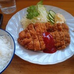 味広食堂 - チキンカツ定食800円。