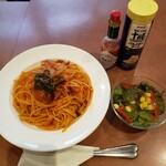 珈琲館 - ナポリタンとサラダ