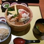 Ohitsu Gohan Shirokujichu Hamamatsu Shidoro Ten - 牡蠣入りおひつ飯