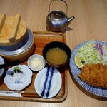 Wako Tamagawa Josui Ten - ロースカキ盛合ご飯1300円  しじみ汁です