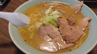 Shirakaba - 味噌ラーメン普通盛り。