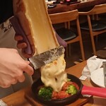 Cheese to Wine no Omise Den Hibiya - ラクレット　2000円前後