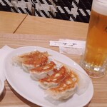 Shei Shei Gyoza Ken - 生ビール餃子セット700円（税込）