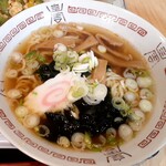 中華飯店　紅蘭 - 半ラーメン‥もうちっとスープがアツアツだったら文句無しだったんですが…。