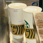 Starbucks Coffee Nanba Parks Ten - この時は2人とも1番大きなサイズのLatteを頼んだ気がします（笑）