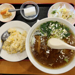 Chinese Ippin Ko - 豚角煮麺(半チャーハン)