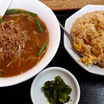 四季紅 - 台湾ラーメン、チャーハン　セット680円