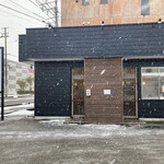 中華蕎麦 采ノ芽 - 雪ふぶくお店の外観