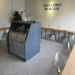 MASAJIRO BURGER Kokura Kitaten - イートインコーナ～♪