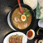 Kyoto Ramen Kenkyusho - Cセット（和風とんこつラーメン、ギョーザ、ライス小）