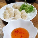 Thai Isan - ルーグチントード￥500ハンペンのような食感と味わい、甘辛いタレがアクセントになっている