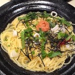 Pasta no Kama - 明太子とイカ・青シソの和風パスタ
      