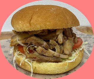 Kebab Center Gyotoku Ten - チキンケバブハンバーガー¥500 バンズは直径１１ｃｍ！