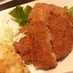 Ganko Amagasaki Ten - チキン南蛮定食（714円）チキン南蛮の横にメンチカツとコロッケが♪がんこ寿司のイチオシランチです♪