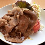 Irodori - 庄内豚肩ロース肉が5枚ものってます♪