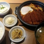 Yayoi Ken Hankyu Ikeda Ten - 味噌かつ煮定食