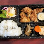 できた亭 - 料理写真:若鶏からあげ弁当　518円