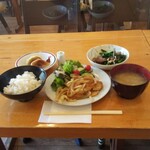 画廊喫茶コスモス - 日替わりランチ(900円、この他に、小鉢一品と、ドリンクが付きました)