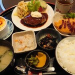 ラハイナ - スペシャル定食 1350円 全景