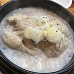 Korean Samgetan - 高麗漢方参鶏湯¥2800-