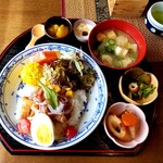 Iyashi Cafe peewee - 日替わりランチ　ルーロー飯