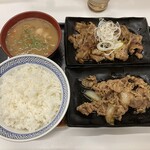 Yoshinoya Hyakunanasujugosen Tamatsu Ten - 定食全景