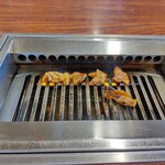 Yakiniku Tengoku Akasaka - 大腸焼き作業