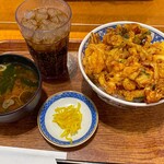 Ten-don to Kaisen-don Hatoba Shokudo Pasaru Makuhari Ueri - 2022年４月海老と貝柱のかき揚げ丼