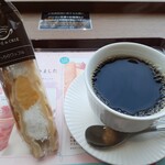 CAFE de CRIE Itabashi Kuritsu Chuo Toshokan Ten - 