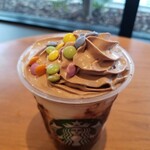 スターバックスコーヒー - チョコホイップにマーブルチョコがトッピング