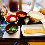 Sukiya Gojunigo Kofu Takara Ten - 鮭と納豆定食