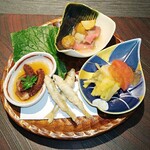 Oryori Kota - 八寸、蛸柔らか煮、稚鮎揚げ、アオヤギ和え、ローストビーフ