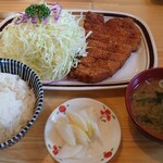 とんかつや栃谷 - 『特大とんかつ』(税込み1700円)