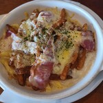 フィールドエスコート - 料理写真:スパイシーポテトとベーコンのグラタン