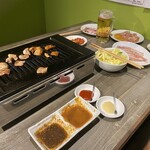 Yakiniku Horumon Bokujou - 自家製醤油タレ自家製味噌タレ