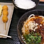 Hanamaru Udon Ario Kitasuna Ten - 肉肉担担うどん（小）と揚げ物２品と小ライス。