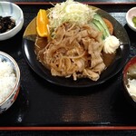 Furusato Tei Kitakata Ten - 焼肉定食。小鉢も付いてます。