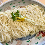 らーめん いまるや - ツルっと喉越しの良い中細麺 ♪ 180g、240gともに同料金です(ᐡ•͈ ·̫ •͈ᐡ )。