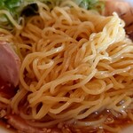 中華そば ちくりん - 冷しラーメンの麺アップ　しっかりと締められていていい噛みごたえ