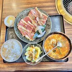 Anraku Tei Tsurugashima Ten - スペシャルランチ（ファミリーカルビ200グラム）