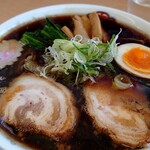 Menya Biroku - 黒ラーメンアップ　見た目よりアッサリ魚介系の効いたラーメンでした