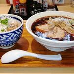 Ramen Kaido Touya - らーめんとミニ丼ランチ 800円 ブラック麺＋焼肉丼