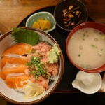 Oinari Shokudo - サーモンねぎとろ丼