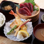 Higashi Mikuni Seafood Shokudo Ouesuto - 