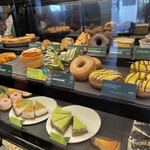 Starbucks Coffee Ionmoru Narita Ten - 美味そー！陳列の仕方も上手いですね