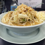 Oliver Noodle - 「ラーメン 半分」950円 ※ちょいヤサイ、ニンニク