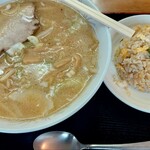 こばりん - 料理写真:みそラーメンと半チャーハン