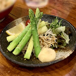 よって屋 - アスパラ塩ゆで(さぬきのめざめ) 748円