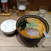 Ajigen Kumamatsuri Okumura - 鉄火麺+サービス小ライス。